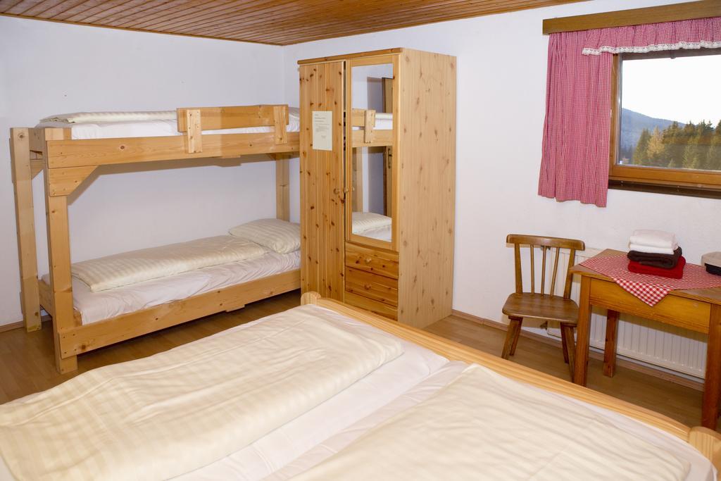 Altes Almhaus Hotel Maria Lankowitz Quarto foto